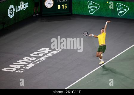 18 septembre 2022, Hambourg: Tennis: Coupe Davis - scène de groupe, hommes, groupe C, scène de groupe, Allemagne - Australie. Otte (Allemagne) - Kokkinakis (Australie). Thanasi Kokkinakis en action. Photo: Frank Molter/dpa Banque D'Images