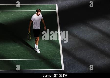 18 septembre 2022, Hambourg: Tennis, hommes: Coupe Davis - scène de groupe, Groupe C, scène de groupe, Allemagne - Australie. Otte (Allemagne) - Kokkinakis (Australie). Oscar Otte sur le terrain. Photo: Frank Molter/dpa Banque D'Images