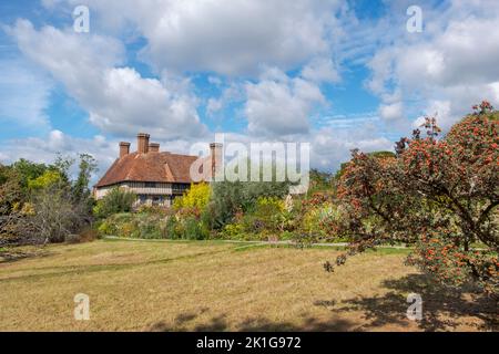 Great Dixter, jardin d'automne, Northiam, East Sussex, Royaume-Uni Banque D'Images