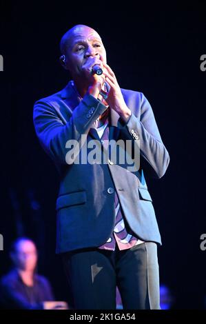 Tunde Baiyewu, de la famille Lighthouse, qui se produira lors de la tournée Giants of Soul à l'hôtel de ville de Sheffield, Sheffield, Royaume-Uni. 14th septembre 2022. Crédit : SOPA Images Limited/Alamy Live News Banque D'Images