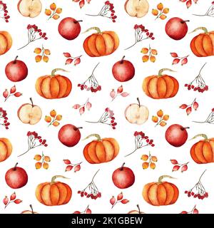 Motif sans couture avec citrouilles, hanches roses, rowan et pommes. Banque D'Images