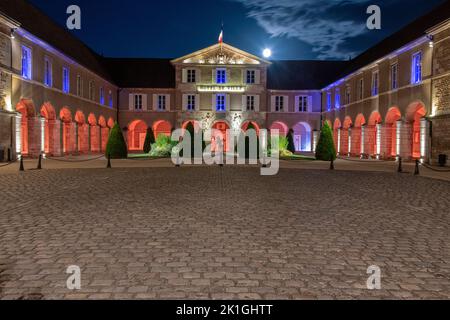 L'Hôtel de ville de nuit à Beaune, Bourgogne, France. Banque D'Images