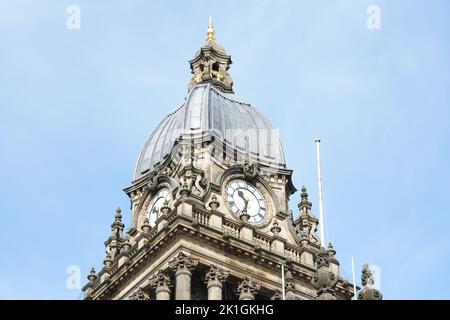 Tour de l'horloge de l'hôtel de ville de Leeds Banque D'Images