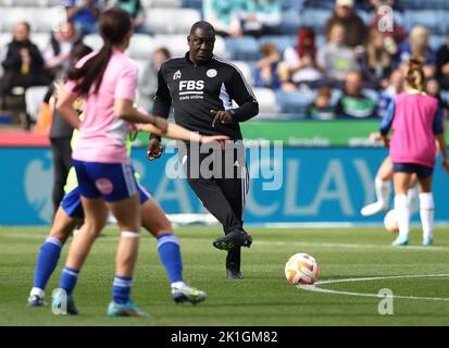 Leicester, Royaume-Uni. 18th septembre 2022. Emile Heskey, responsable du développement du football féminin à Leicester City, avant le match de la FA Women's Super League au King Power Stadium de Leicester. Crédit photo à lire: Darren Staples / Sportimage crédit: Sportimage / Alay Live News Banque D'Images