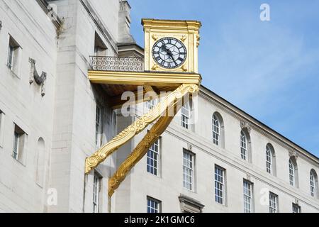 Horloge en or de Leeds Millennium Square Banque D'Images