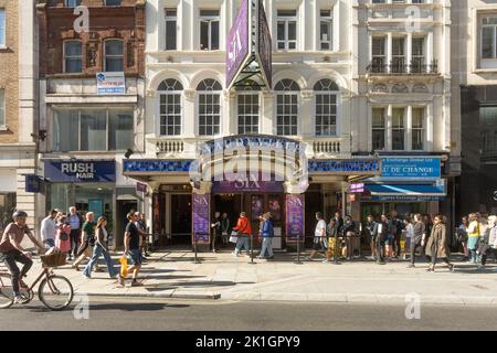 Le théâtre Vaudeville est un théâtre du West End sur le Strand dans la ville de Westminster Banque D'Images