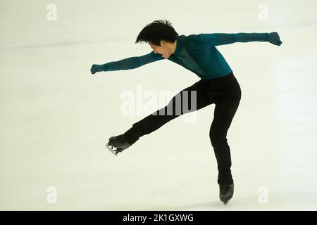 Adam SIAO HIM FA (FRA), patinage gratuit des hommes pendant le patinage artistique de la série Challenger 2022 de l'UIP, sports de glace à Bergame, Italie, 18 septembre 2022 Banque D'Images