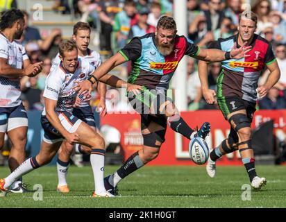 Max Malins et Irne Herbst en action lors du match de rugby Gallagher Premiership entre Harlequins et Saracens au stade Twickenham Stoop de Septe Banque D'Images