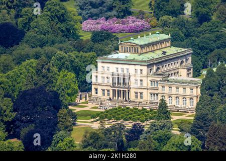 Vue aérienne, Villa Hügel et rhododendron fleurissent dans le parc, ancienne résidence et maison représentative de la famille industrielle Krupp, Essen-Bred Banque D'Images