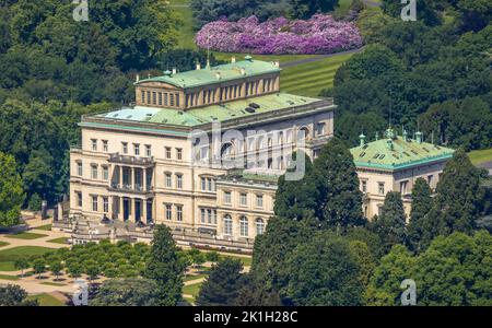 Vue aérienne, Villa Hügel et rhododendron fleurissent dans le parc, ancienne résidence et maison représentative de la famille industrielle Krupp, Essen-Bred Banque D'Images