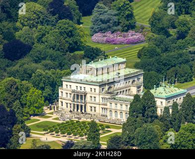 Vue aérienne, Villa Hügel et rhododendron fleurissent dans le parc, ancienne résidence et maison représentative de la famille industrielle Krupp, Essen-Bred Banque D'Images