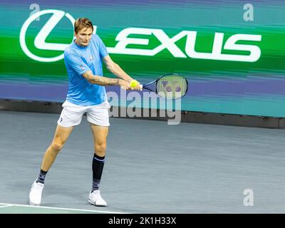 18th septembre 2022 ; Emirates Arena , Glasgow, Écosse ; Davis Cup tennis, Grande-Bretagne contre le Kazakhstan: Joe Salisbury/Neal Skupski / Alexander Bublik/Aleksandr Nedovyesov Alexander Bublik pendant le premier ensemble Banque D'Images