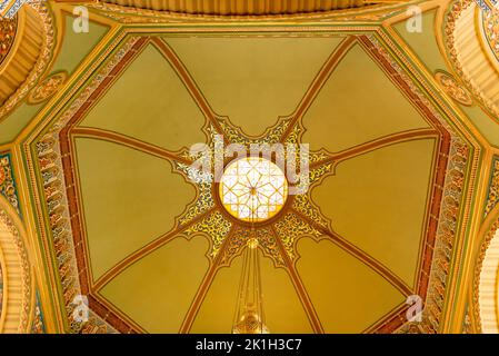 Intérieur de la synagogue de Sofia ou plafond Shul avec grand dôme octogonal à Sofia, Bulgarie, Europe de l'est, Balkans, UE Banque D'Images