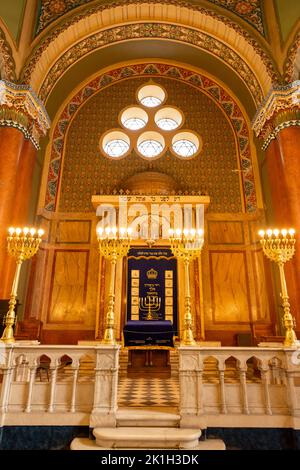 Synagogue de Sofia ou Shul bimah avec mosaïques vénitiennes et colonnes en marbre de Carrare à Sofia, Bulgarie, Europe de l'est, Balkans, UE Banque D'Images