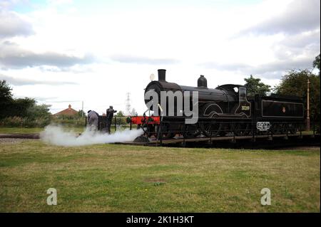 Personnel MPD avec '30120' (fonctionnant comme '30289') à la platine de Didcot. Banque D'Images