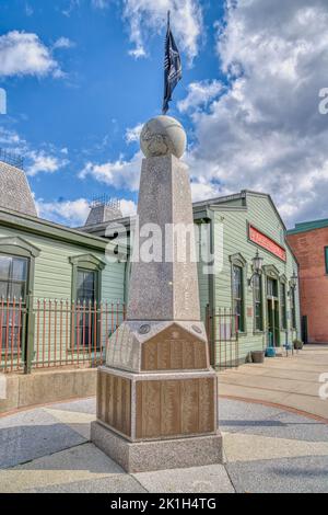 Le Veterans Memorial à l'extérieur de la gare supérieure de l'historique Duquesne Incline sur Washington Heights à Pittsburgh, Pennsylvanie. Banque D'Images