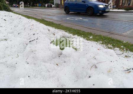 Nowy Dwor Gdanski, Pologne. 18th septembre 2022. Heavy hailstorm © Wojciech Strozyk / Alamy Live News Banque D'Images