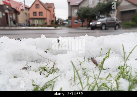 Nowy Dwor Gdanski, Pologne. 18th septembre 2022. Heavy hailstorm © Wojciech Strozyk / Alamy Live News Banque D'Images