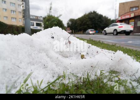 Nowy Dwor Gdanski, Pologne. 18th septembre 2022. Heavy hailstorm © Wojciech Strozyk / Alamy Live News Banque D'Images