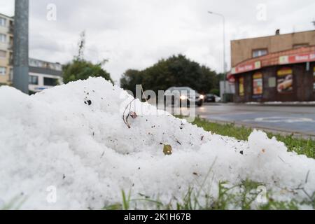 Nowy Dwor Gdanski, Pologne. 18th septembre 2022. Heavy hailstorm © Wojciech Strozyk / Alamy Live News Banque D'Images