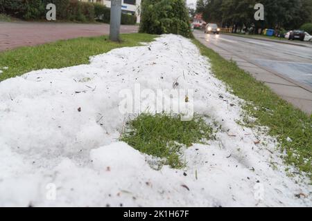 Nowy Dwor Gdanski, Pologne. 18th septembre 2022. Heavy hailstorm © Wojciech Strozyk / Alamy Live News Banque D'Images