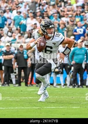 Jacksonville, Floride, États-Unis. 18th septembre 2022. Jacksonville Jaguars Quarterback Trevor Lawrence (16) pendant 2nd demi-match de football NFL entre les Indianapolis Colts et les Jacksonville Jaguars au TIAA Bank Field de Jacksonville, en Floride. Roméo T Guzman/CSM/Alamy Live News Banque D'Images