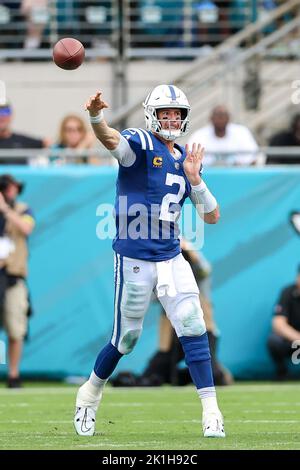 Jacksonville, États-Unis. 18th septembre 2022. 18 septembre 2022: Le quarterback des miles d'Indianapolis MATT RYAN (2) jette un pass pendant le match des jaquars de Jacksonville contre les miles d'Indianapolis NFL au stade TIAA Bank Field à Jacksonville, FL sur 18 septembre 2022. Crédit : ZUMA Press, Inc./Alay Live News Banque D'Images