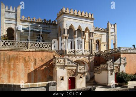 Vue extérieure du Palazzo Sticchi datant du 19th siècle à Santa Cesarea terme, en Italie Banque D'Images