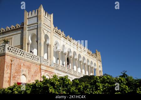 Vue extérieure du Palazzo Sticchi datant du 19th siècle à Santa Cesarea terme, en Italie Banque D'Images