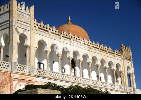 Vue extérieure du Palazzo Sticchi datant du 19th siècle à Santa Cesarea terme, en Italie Banque D'Images