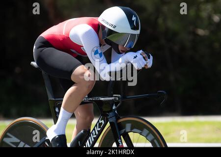 Marlen Reusser, de Suisse, a remporté la médaille de bronze lors du procès individuel féminin aux Championnats du monde de cyclisme sur route UCI 2022. Banque D'Images