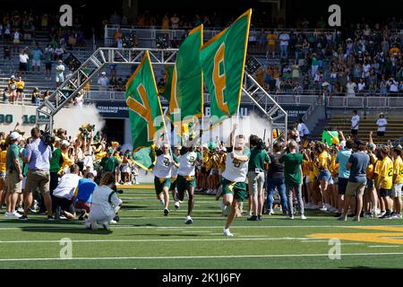 Les joueurs de Baylor entrent dans le peloton avant leur match de football universitaire de la NCAA contre les Bobcats de Texas State au McLane Stadium samedi 17 septembre 2022, à Waco, au Texas Baylor a gagné 42-7. (Eddie Kelly/image du sport) Banque D'Images