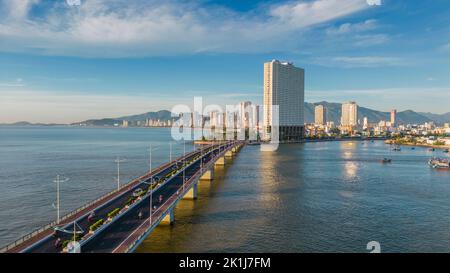 4 septembre 2022: Pont TRAN Phu, le plus grand pont de la ville de Nha Trang, province de Khanh Hoa, Vietnam Banque D'Images