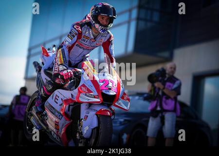 Aragon, Espagne. 18th septembre 2022. Courses de la marque Animoca Grand Prix d'Aragon de MotoGP au circuit Motorland. Aragon, 18 septembre 2022 en photo: Italie Enea Bastianini Carreras del Gran Premio Animoca marque de MotoGP de Aragon en el circuito de Motorland. Aragon 18 de Septiembre de 2022 POOL/ MotoGP.com/Cordon les images de presse seront à usage éditorial exclusif. Crédit obligatoire: © motogp.com crédit: CORMON PRESSE/Alay Live News Banque D'Images