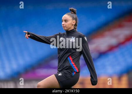 Selhurst Park, Londres, Royaume-Uni. 18th septembre 2022. Milieu de terrain du Crystal Palace Leigh Nicol (24) devant le drapeau d'angle du Barclays FA Womens Championship lors du match entre Crystal Palace et Southampton à Selhurst Park, Londres, Angleterre. (Stephen Flynn/SPP) crédit: SPP Sport Press photo. /Alamy Live News Banque D'Images