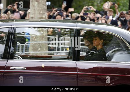 Londres, Royaume-Uni. 19th septembre 2022. Duchesse de Sussex vue sur le Mall, centre de Londres arrivée à l'état funéraire de la reine Elizabeth II, tenue à l'abbaye de Westminster, Londres. Date de la photo: Lundi 19 septembre 2022. Photo de Raphael Lafargue/ABACAPRESS.COM crédit: Abaca Press/Alay Live News Banque D'Images