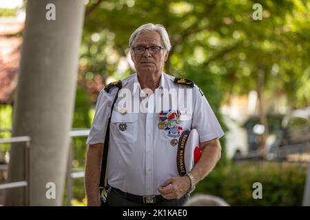 Pattaya, Thaïlande. 19th septembre 2022. PATTAYA, THAÏLANDE - SEPTEMBRE 19 : Un vétéran de la Marine nationale française lors d'un service de commémoration spécial marquant le décès de sa Majesté la Reine Elizabeth II au Centre de congrès de Mahatai Fondation du Père Rays sur 19 septembre 2022 à PATTAYA, EN THAÏLANDE (photo de Peter van der KloosterAlamy Live News) Credit: peter Van der Klooster/Alamy Live News Banque D'Images