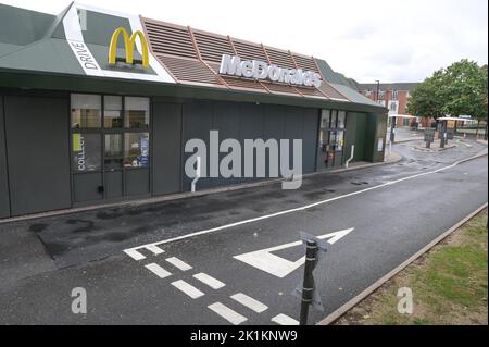 Bristol Road, Birmingham - 19 septembre 2022 - McDonald's sur Bristol Road à Birmingham est fermé et vide de clients pendant les funérailles d'état de la Reine. Crédit : Scott cm/Alay Live News Banque D'Images