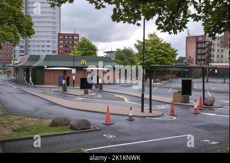 Bristol Road, Birmingham - 19 septembre 2022 - McDonald's sur Bristol Road à Birmingham est fermé et vide de clients pendant les funérailles d'état de la Reine. Crédit : Scott cm/Alay Live News Banque D'Images