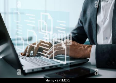 concept de stockage dans le cloud, d'automatisation des données et de gestion de bases de données de documents en ligne. écran virtuel Banque D'Images