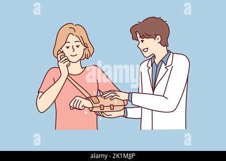 Un médecin de sexe masculin aide le patient à mettre le bandage à portée de main après un traumatisme ou une blessure. Un thérapeute ou un chirurgien guérit une femme dont l'épaule est cassée à l'hôpital. Illustration vectorielle. Illustration de Vecteur