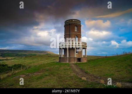 Clavell Tower, également connue sous le nom de Clavell Folly ou Kimmeridge Tower à Kimmeridge Bay, Doset, Angleterre, Royaume-Uni Banque D'Images