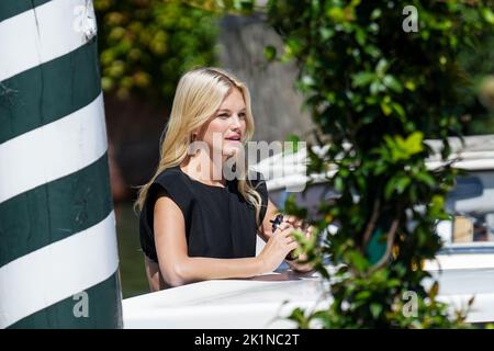 Nadine Leopold est vue lors du Festival International du film de Venise 79th à Darsena Excelsior à Venise. (Photo de Stefano Costantino / SOPA Images/Sipa USA) Banque D'Images