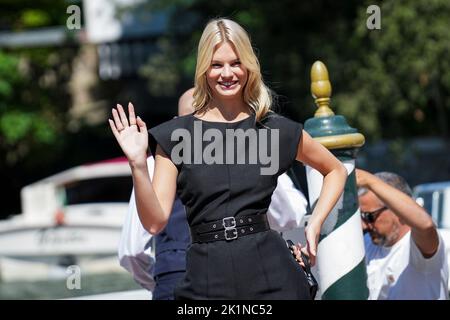 Venise, Italie. 02nd septembre 2022. Nadine Leopold est vue lors du Festival International du film de Venise 79th à Darsena Excelsior à Venise. (Photo de Stefano Costantino/SOPA Images/Sipa USA) Credit: SIPA USA/Alay Live News Banque D'Images