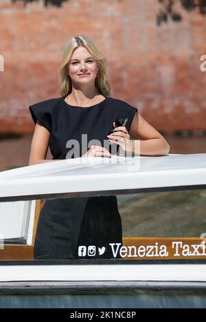 Nadine Leopold est vue lors du Festival International du film de Venise 79th à Darsena Excelsior à Venise. (Photo de Stefano Costantino / SOPA Images/Sipa USA) Banque D'Images