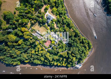 En haut sur Greenway, Dittisham et River Dart d'un drone, Devon, Angleterre, Europe Banque D'Images