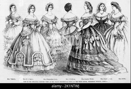 Certains des costumes principaux portés au Grand Parti présidentiel à la Maison Blanche, 5 février 1862 - Mme Vallette, Mme E. G. Squier, Mme Commodore Levy, Mme O'Sullivan, Mme le sénateur Weller, Mme le sénateur Ames, Mme Griffin. Illustration de la guerre de Sécession américaine du 19th siècle tirée du journal illustré de Frank Leslie Banque D'Images