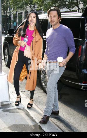 19 septembre 2022 Elodie Yung, Oliver Hudson au Sherri Shepherd Show pour parler de la saison 2nd de la femme de ménage à New York 19 septembre 2022 crédit: RW/Mediapunch Banque D'Images