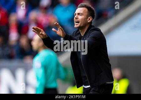 Augsbourg, Allemagne. 17th septembre 2022. Football: Bundesliga, FC Augsburg - Bayern Munich, Matchday 7, WWK Arena. L'entraîneur d'Augsbourg Enrico Maaßen gestes. Crédit : Tom Weller/dpa/Alay Live News Banque D'Images