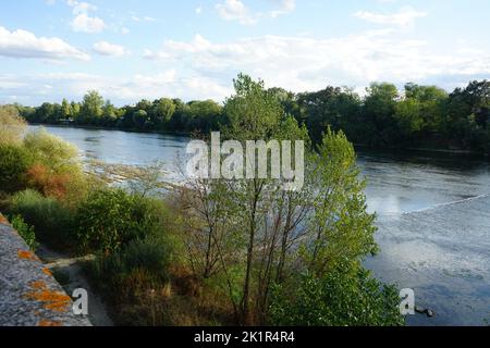 Départ de l'automne sur les bords de la Garonne, au sud de la France Banque D'Images